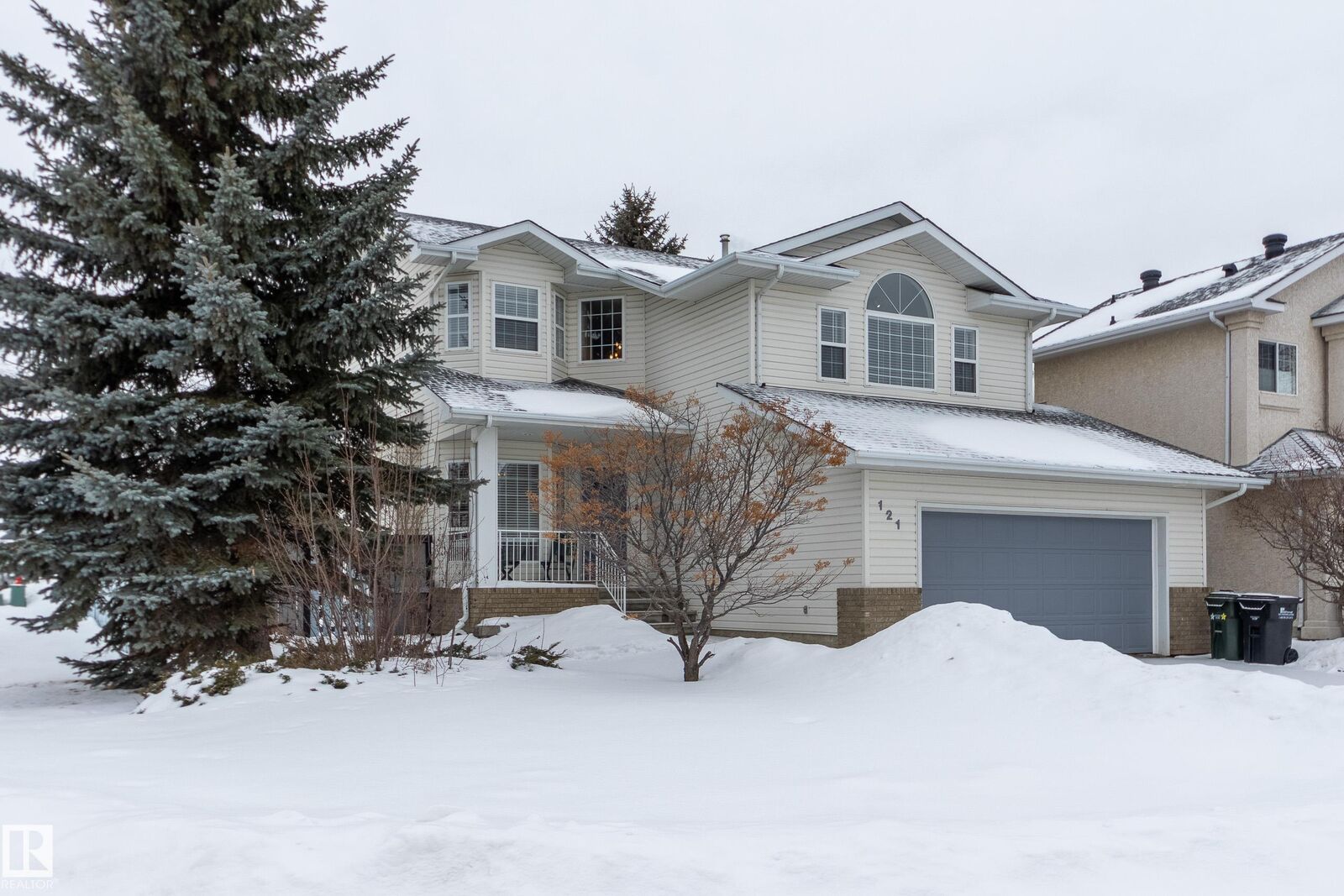 Property Photo:  121 Forrest Drive  AB T8A 6A8 