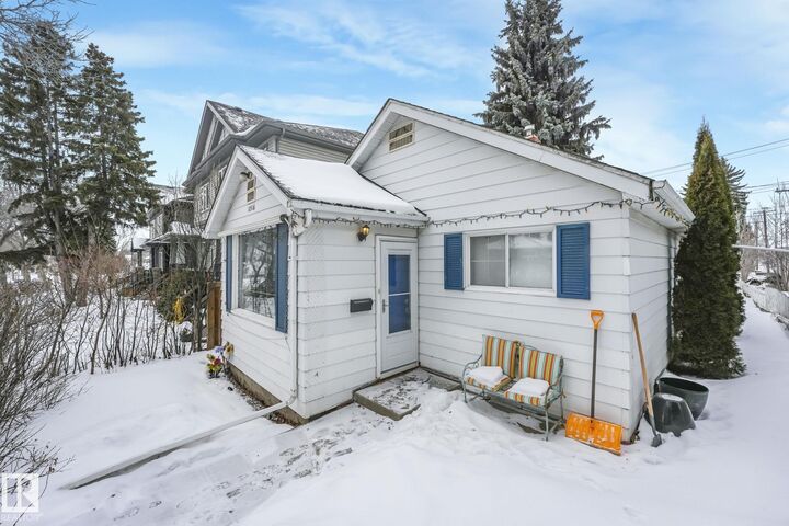 Property Photo:  10516 63 Avenue NW  AB T6H 1P4 