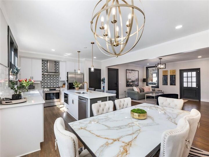 Property Photo:  88 Peachtree Memorial Drive NW 88  GA 30309 