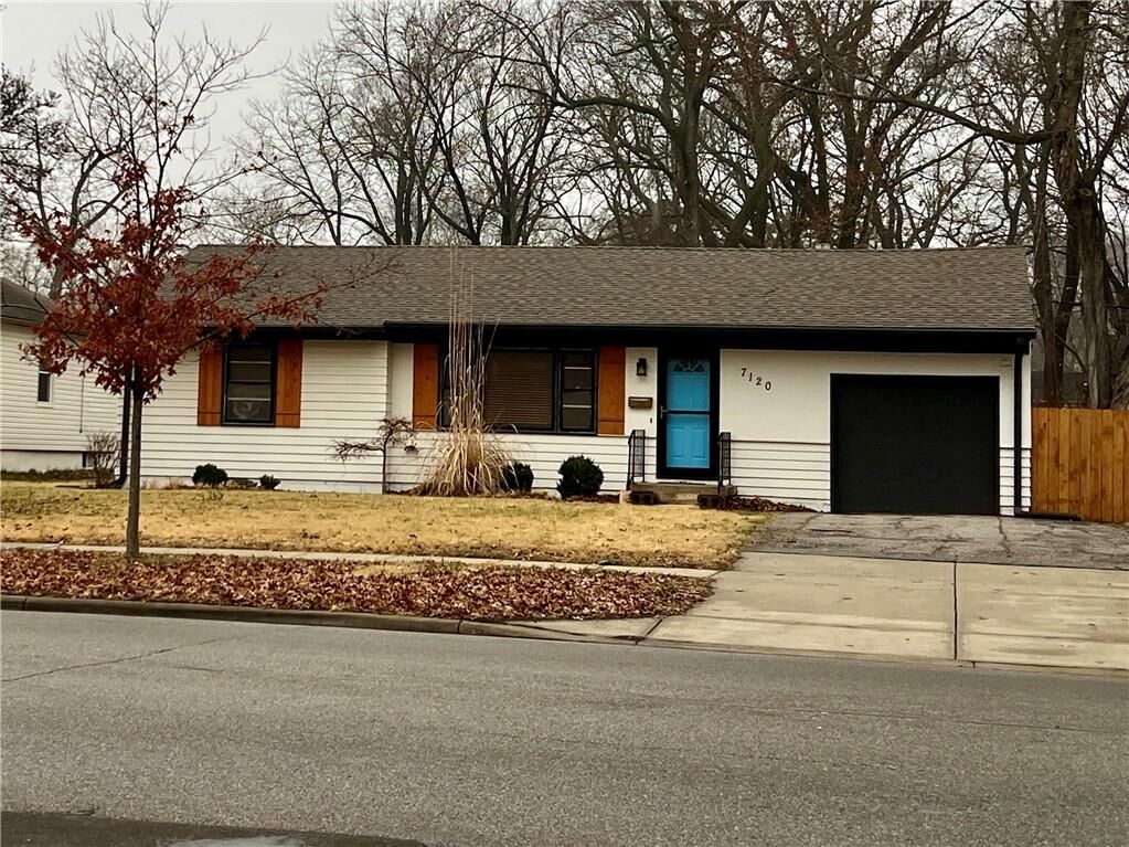 Property Photo:  7120 Roe Avenue  KS 66208 