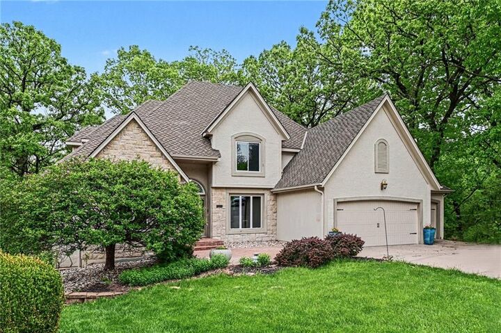 Property Photo:  5529 Sleepy Hollow Drive  MO 64152 