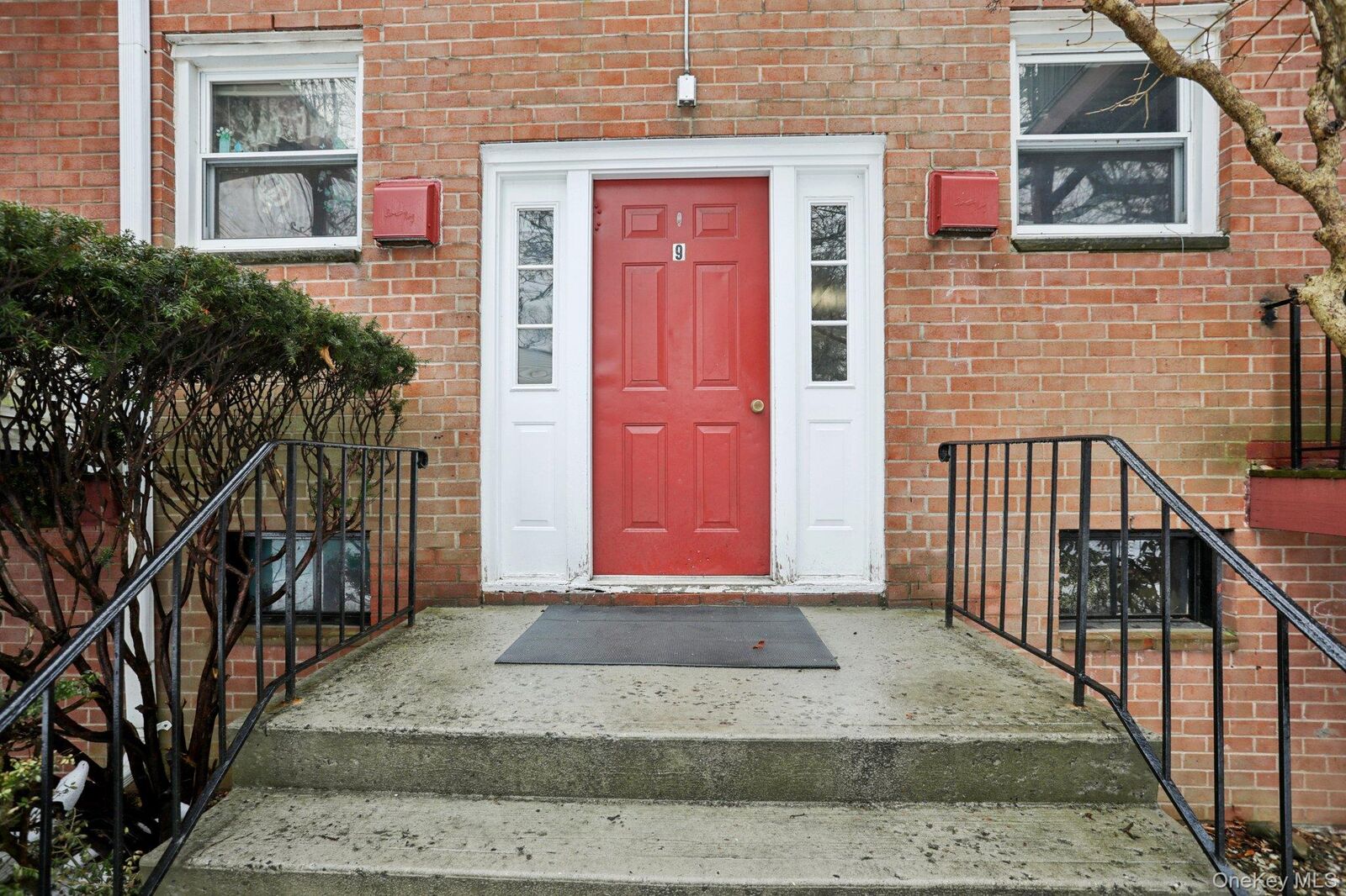 Property Photo:  9 Oxford Court 7908  NY 10901 