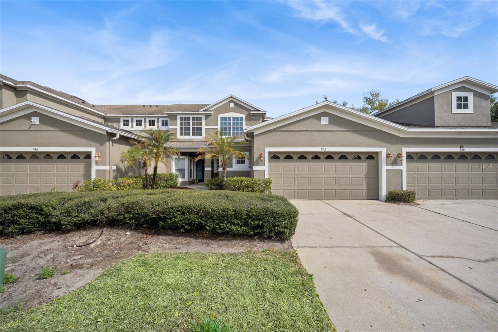 Property Photo: 952 Davenwood Court FL 34761