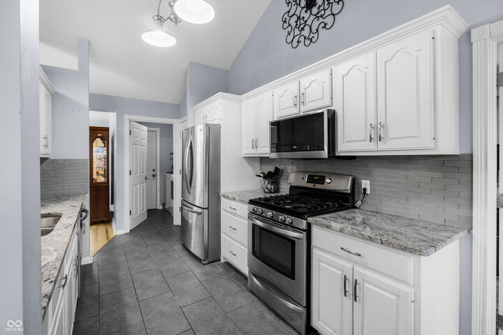 Property Photo:  2800 Conestoga Court  IN 47203 