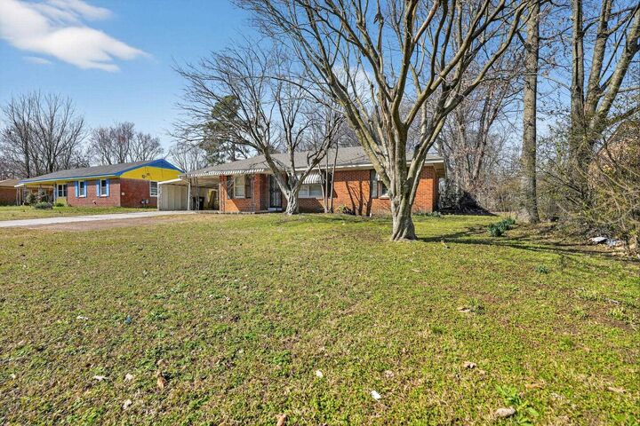Property Photo: 5025 Millbranch Rd TN 38116
