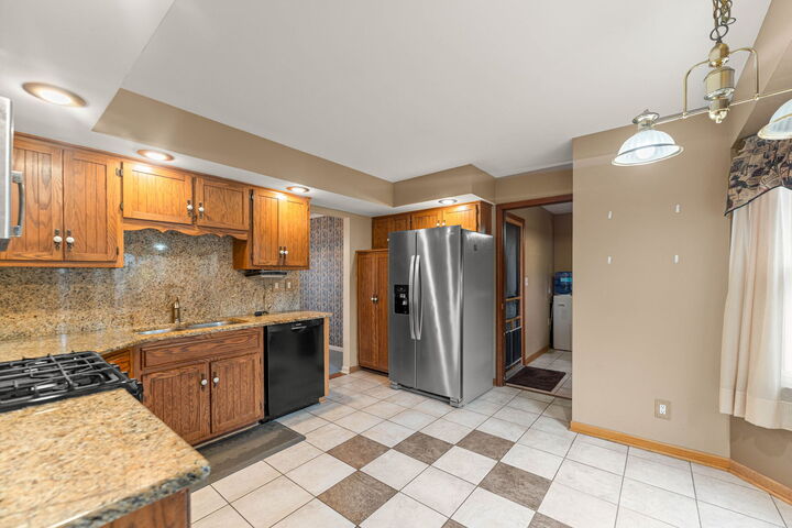 Property Photo:  302 Meadow Drive  IL 60404 