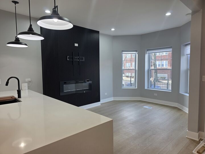 Property Photo:  6649 S Woodlawn Avenue 1  IL 60637 