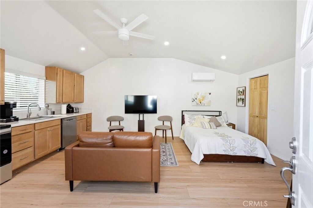 Property Photo:  7321 Kelvin Avenue  CA 91306 