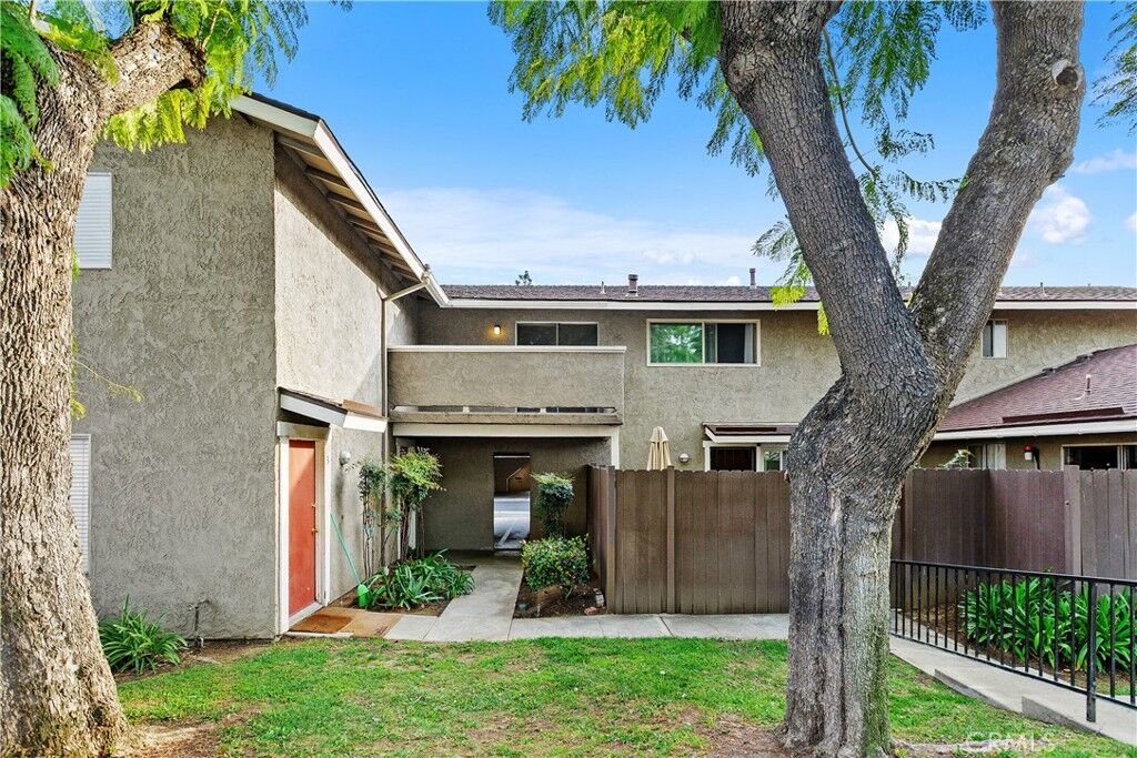 Property Photo:  3088 Gladstone Street 4  CA 91767 