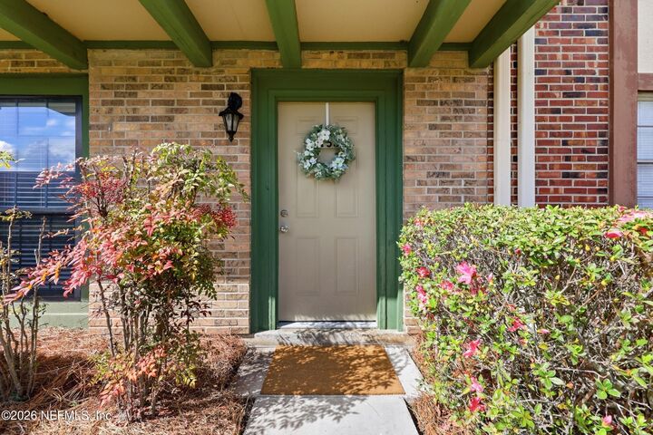 Property Photo:  8153 Sutton Place N  FL 32217 