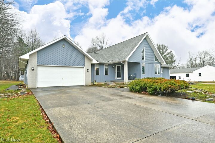 Property Photo: 545 Thomas Lane OH 44420