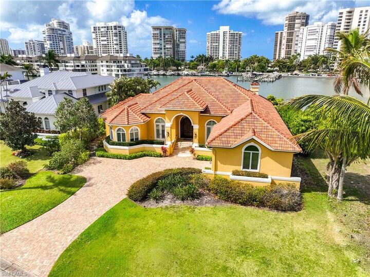 Property Photo:  313 Neapolitan Way  FL 34103 