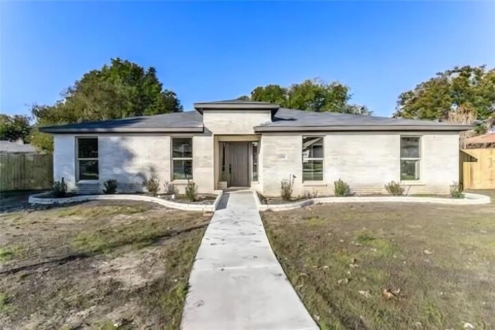 Property Photo:  826 Bordner Drive  TX 75146 