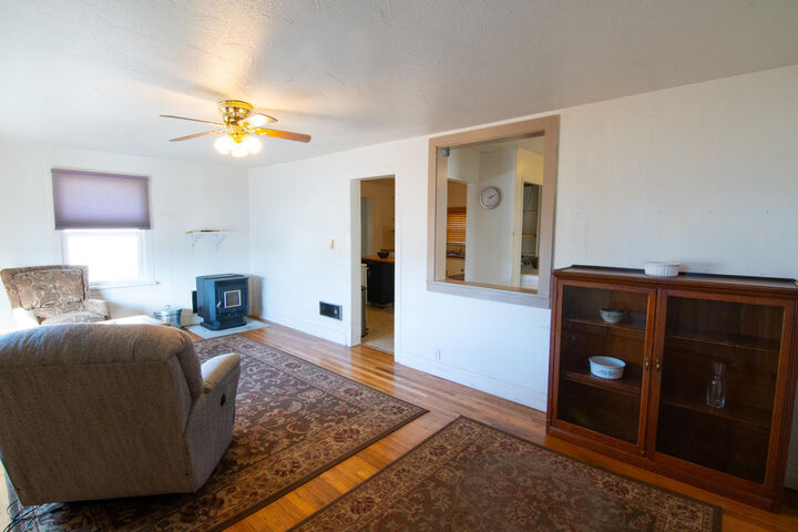 Property Photo:  398 SE Court Street  OR 97754 