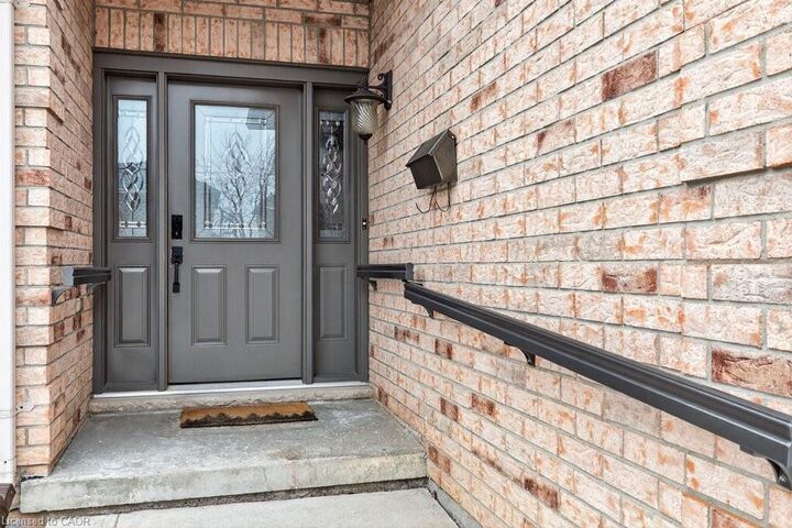 Property Photo:  37 Garth Trails Crescent  ON L9B 2X1 