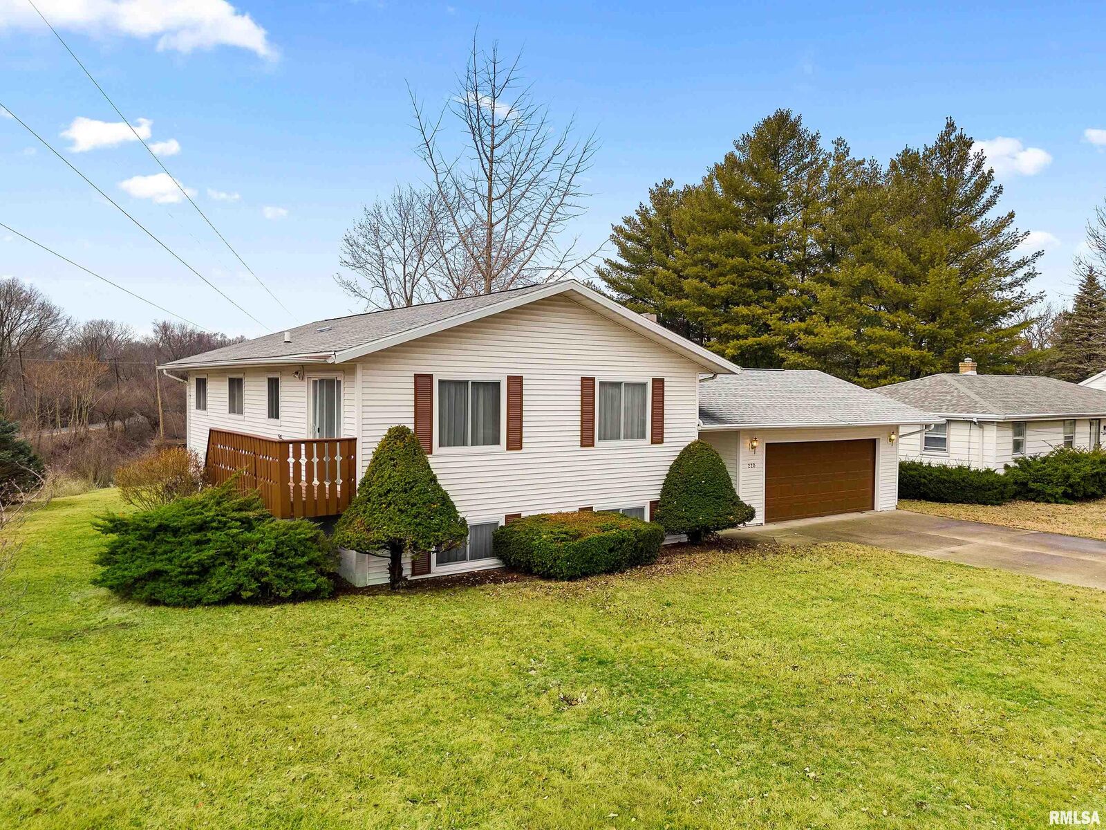 Property Photo:  220 S Pleasant Hill Road  IL 61611 