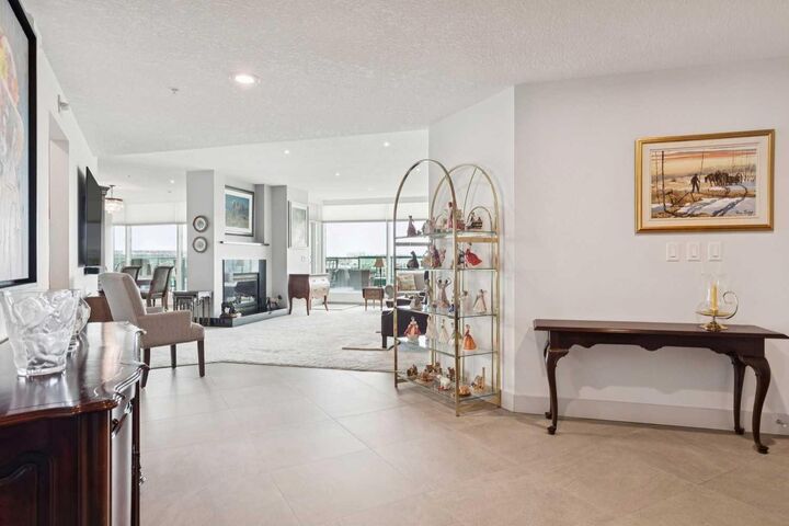Property Photo: 837 2 Avenue SW 901 AB T2P 3T9