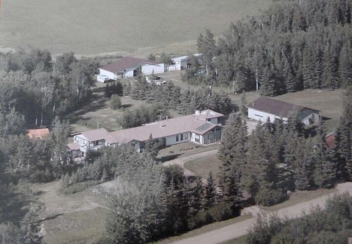 Property Photo:  234034 Twp 860  AB T8S 1S4 