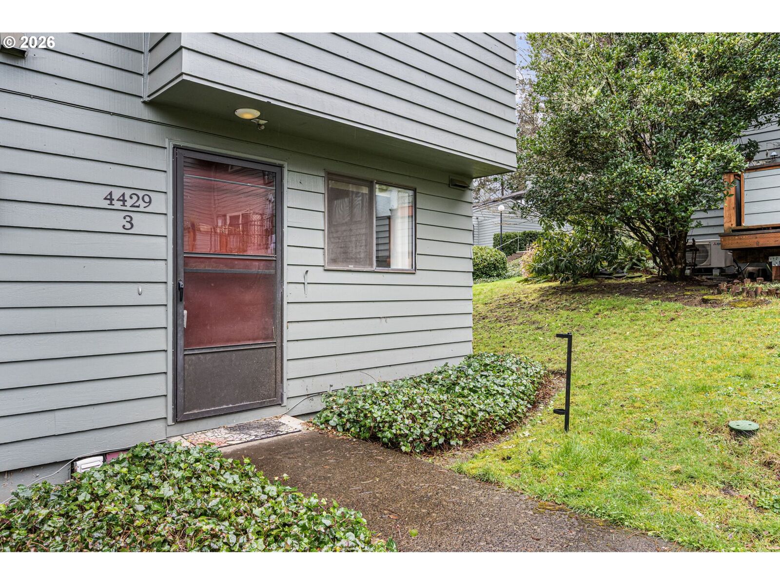 Property Photo:  4429 Fox Hollow Rd 3  OR 97405 