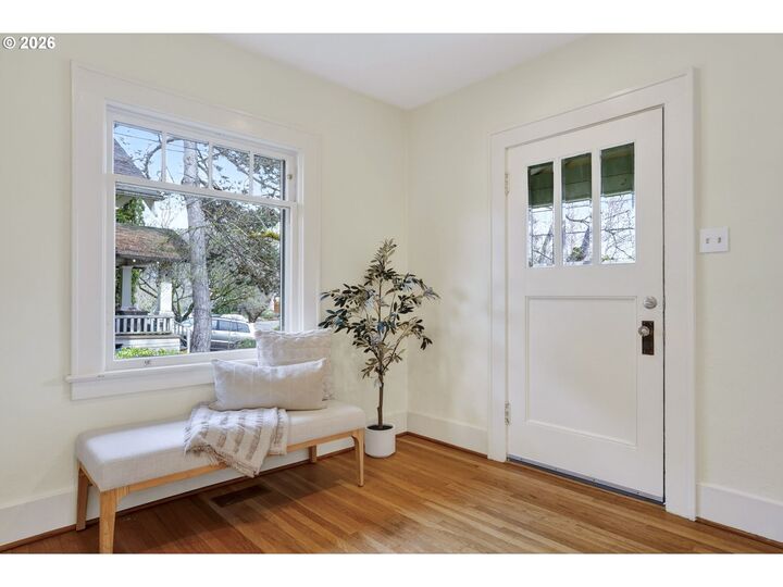 Property Photo:  6433 SE 19th Ave  OR 97202 