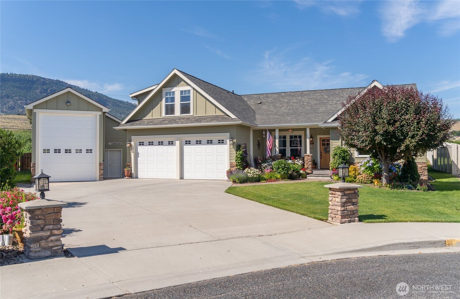 Property Photo: 19 Cobb Court WA 98828