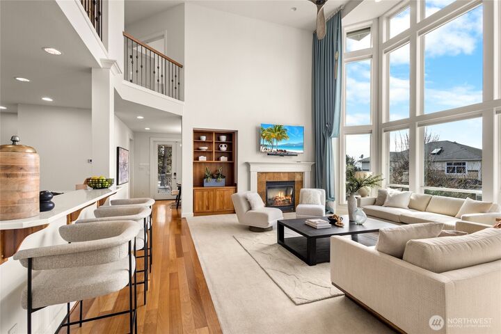 Property Photo:  4304  120th Avenue SE  WA 98006 