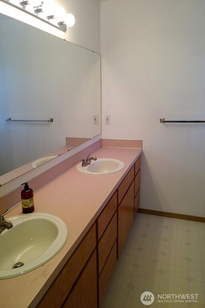 Property Photo:  3115  York Road  WA 98204 