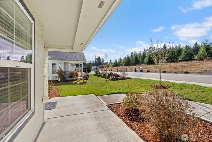 Property Photo: 1430 Stillwaters Avenue WA 98531