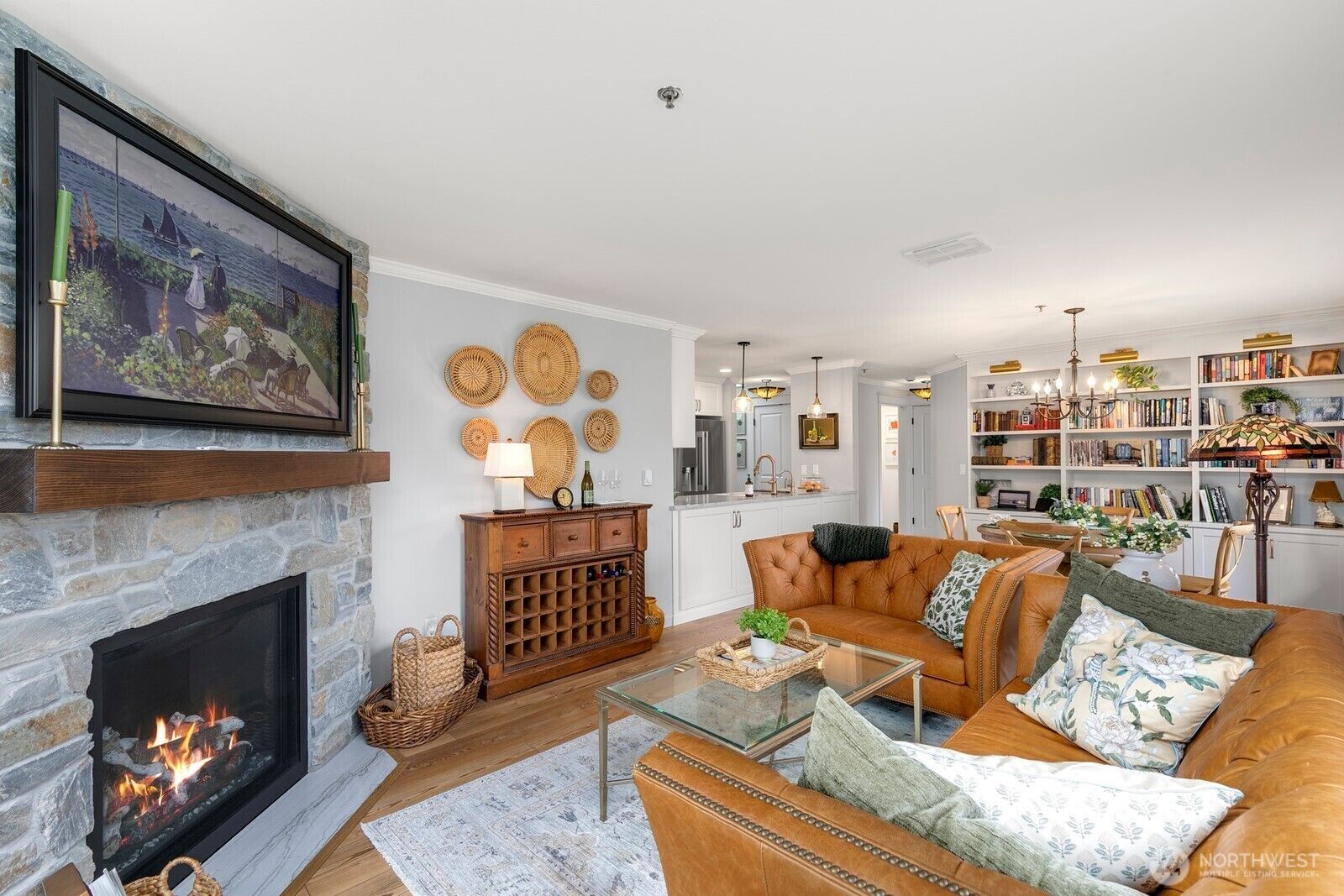 Property Photo:  609  7th  N B304  WA 98020 