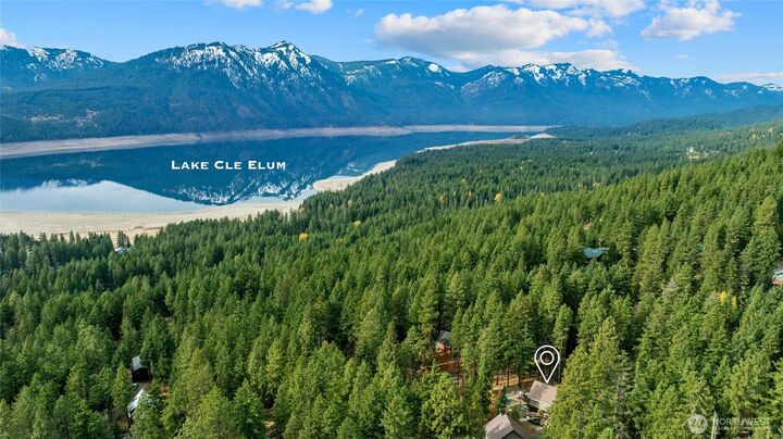 Property Photo:  110  Deer Point Lane  WA 98940 