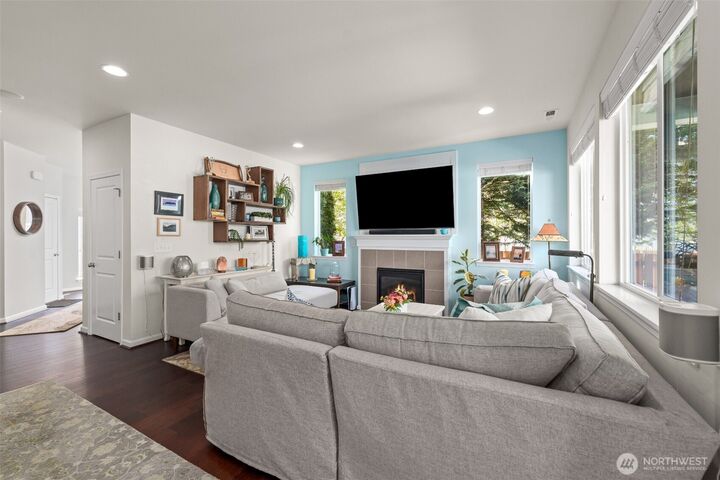 Property Photo:  4309  30th Drive SE  WA 98203 