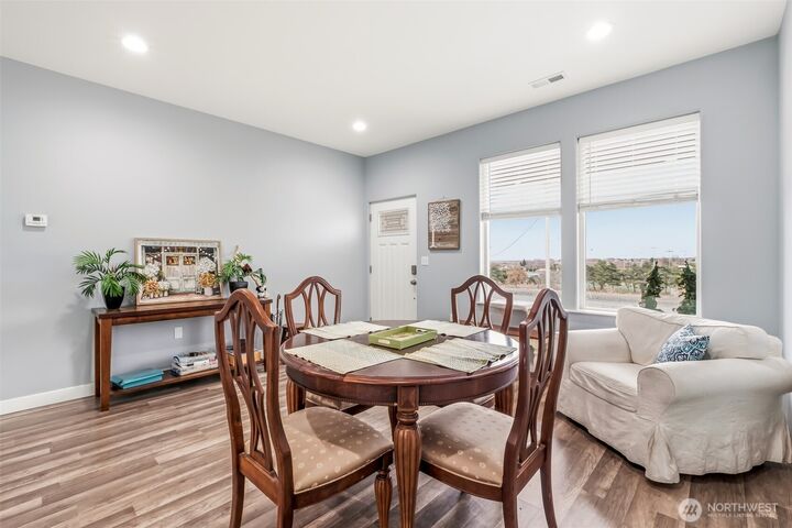 Property Photo:  335  Canal Drive  WA 98823 