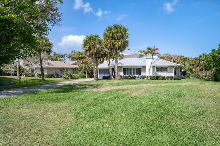 Property Photo:  715 Conn Way  FL 32963 