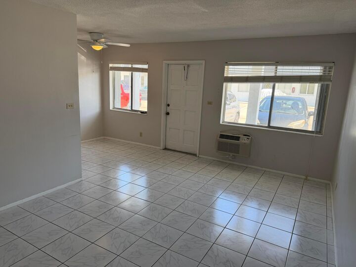Property Photo:  1812 E Oakland Park Boulevard 33  FL 33306 