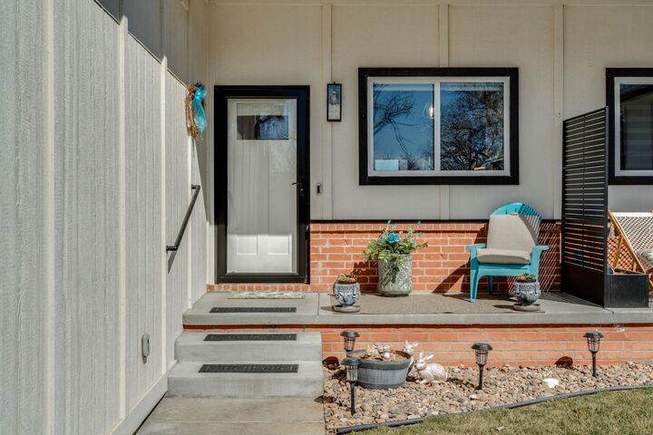 Property Photo: 918 N Bayshore St KS 67212