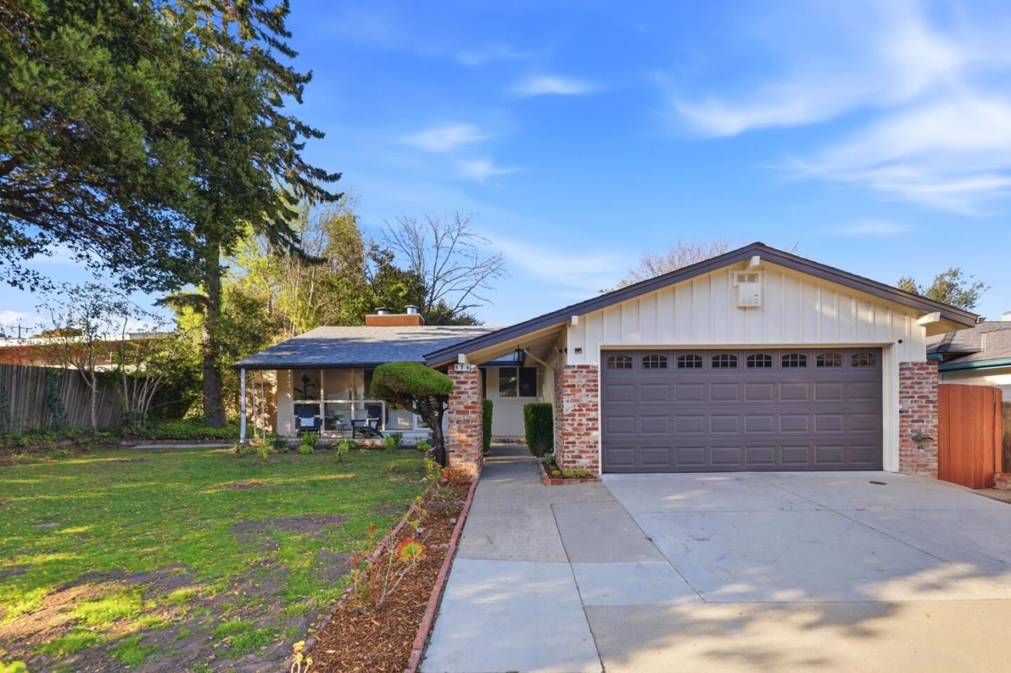 Property Photo:  910 Helen Drive  CA 94030 