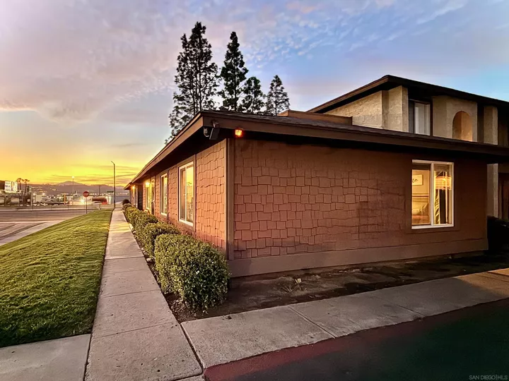 Property Photo:  321 Sun Ct  CA 92021 