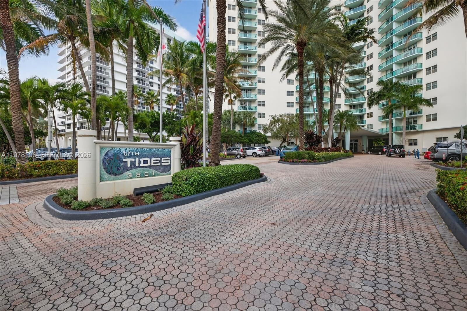 Property Photo:  3801 S Ocean Dr 4R  FL 33019 