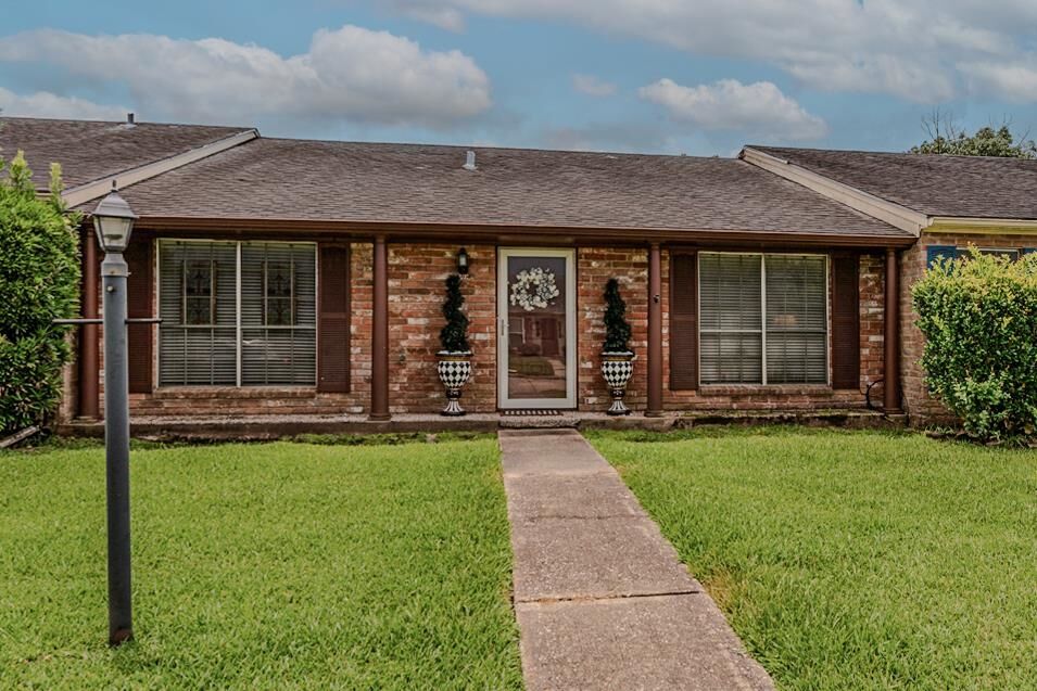 Property Photo:  5975 Meadow Way  TX 77706 