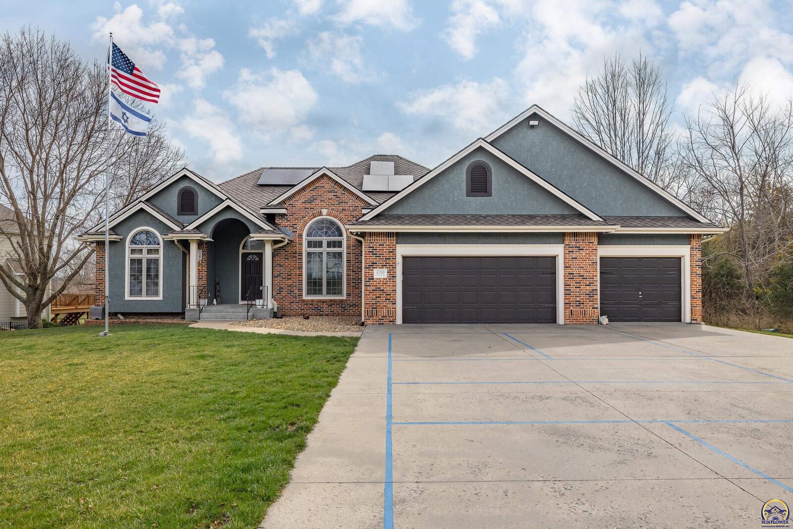 Property Photo: 4700 SW Moundview Dr KS 66610