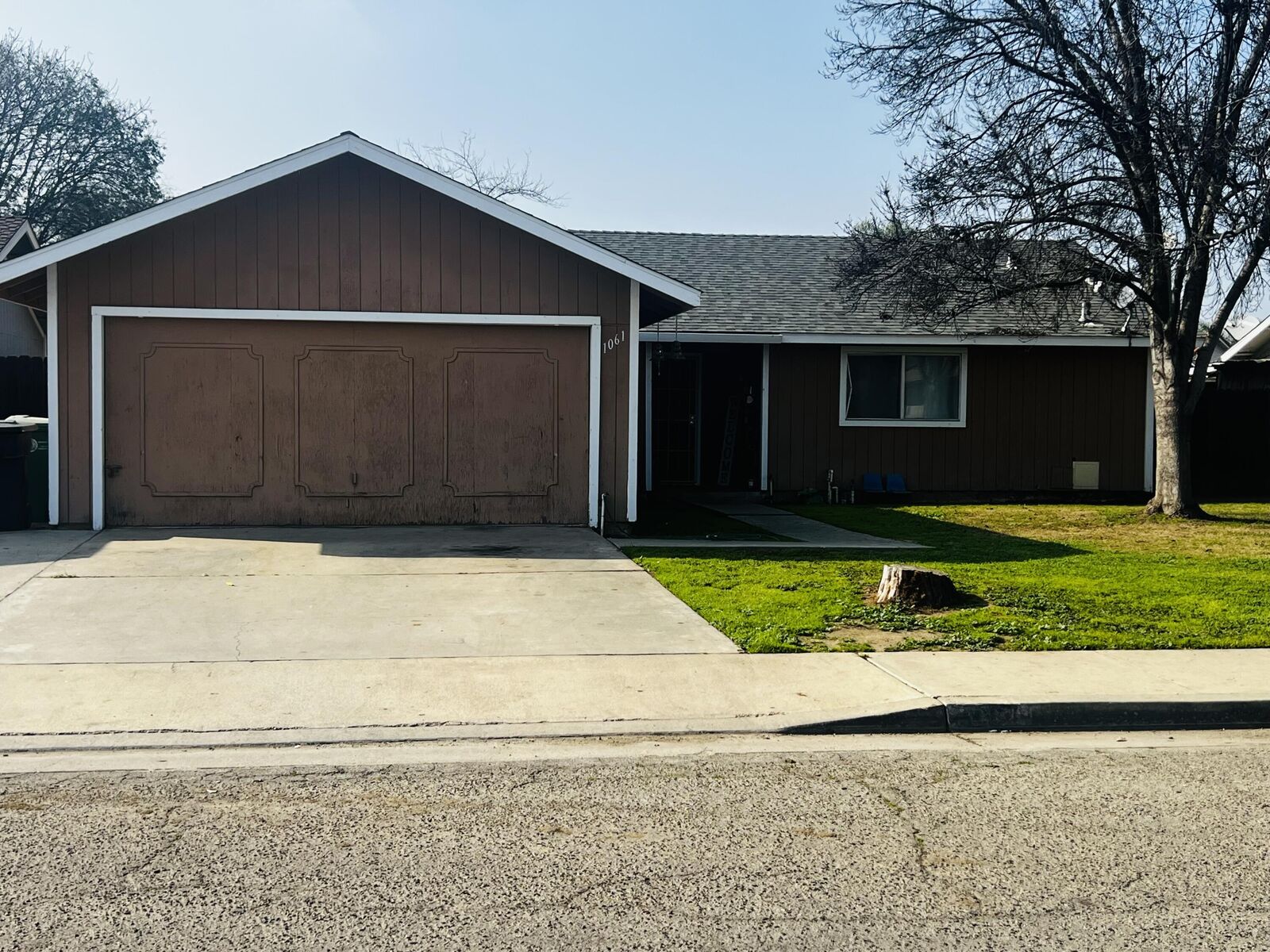 Property Photo:  1061 Greenfield Drive  CA 93257 