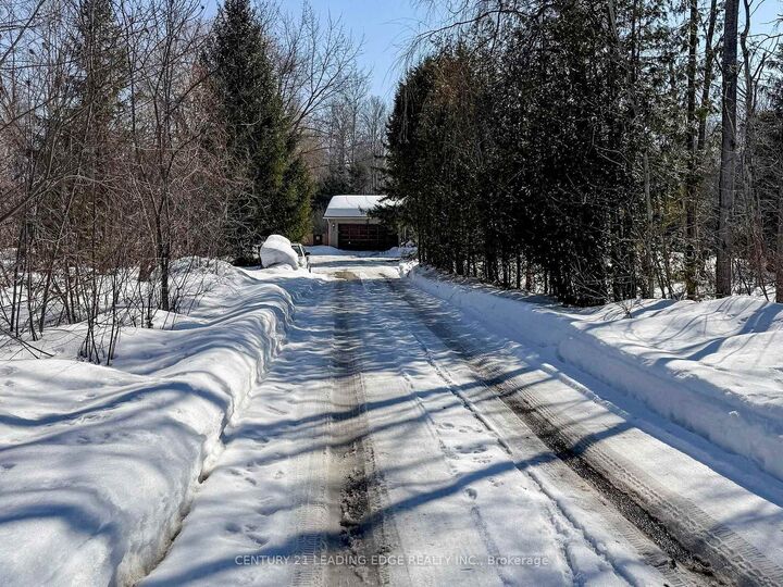 Property Photo: 3525 Pollock Road E ON L4P 0P6