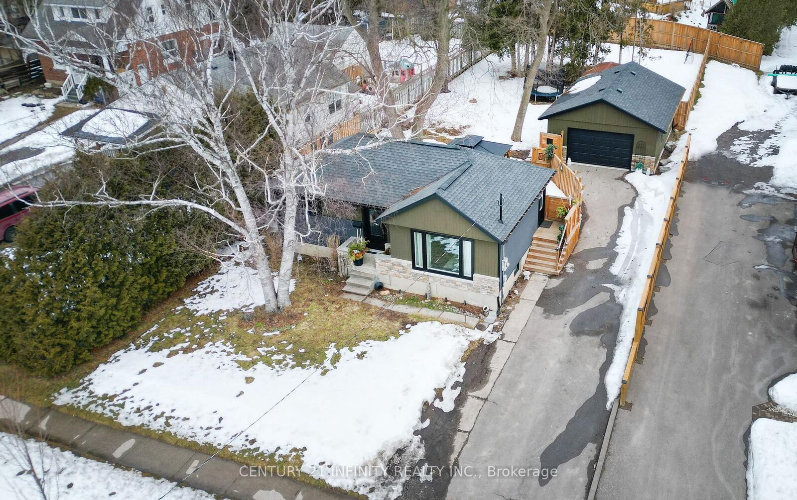 Property Photo:  373 Grandview Street S  ON L1H 7E1 