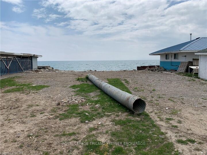 Property Photo:  18094 Erie Shore Drive  ON N0P 1A0 