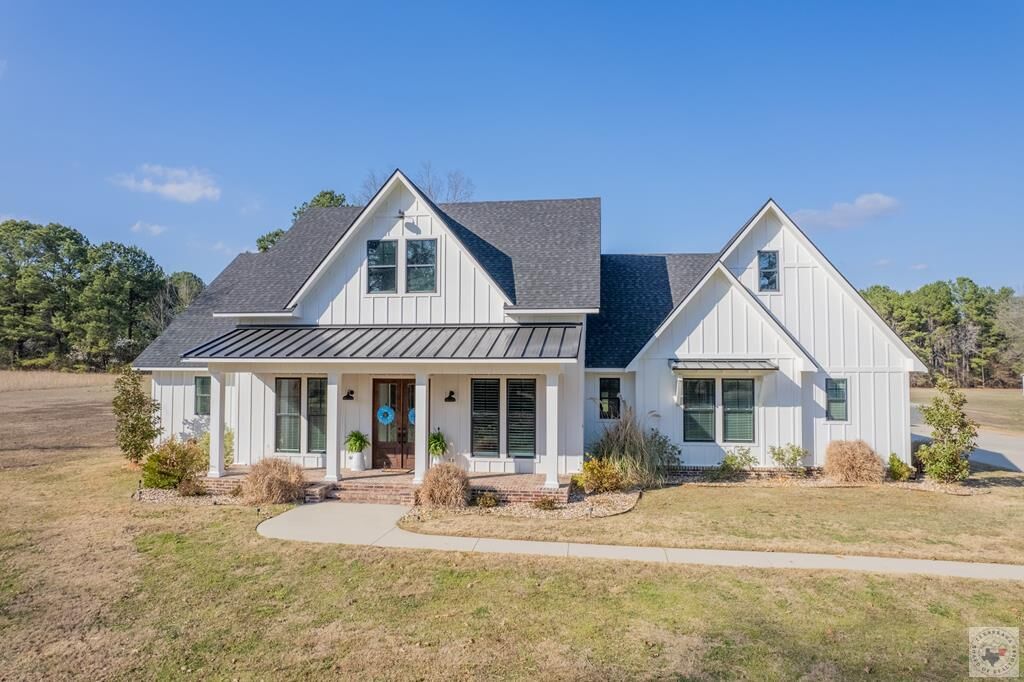 Property Photo:  208 Spencer  TX 75567 