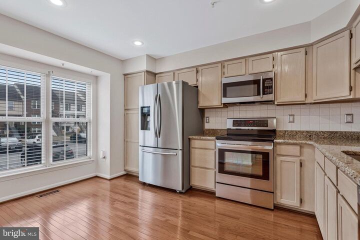 Property Photo:  7951 Heather Mist Drive  MD 21144 