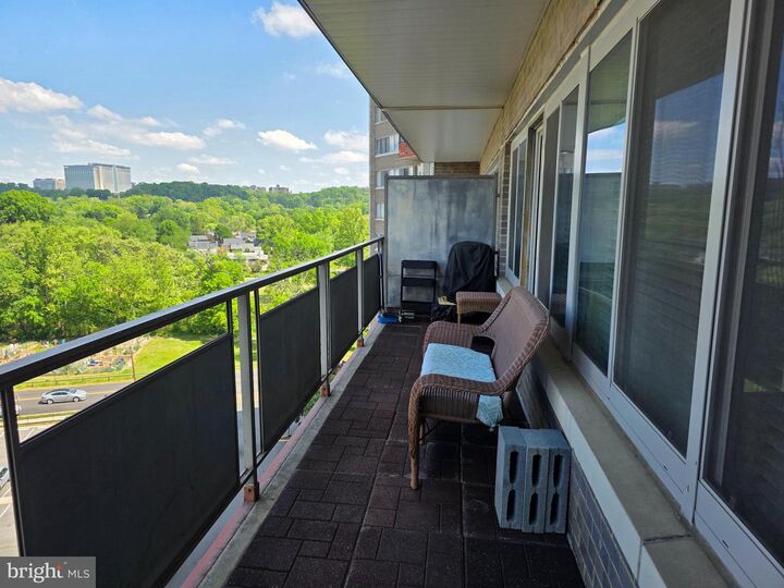 Property Photo:  5340 Holmes Run Parkway 709  VA 22304 