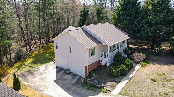 Property Photo:  1499 Brentwood Place  NC 28655 