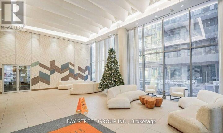 Property Photo: 50 Forest Manor Road 511 ON M2J 0E3