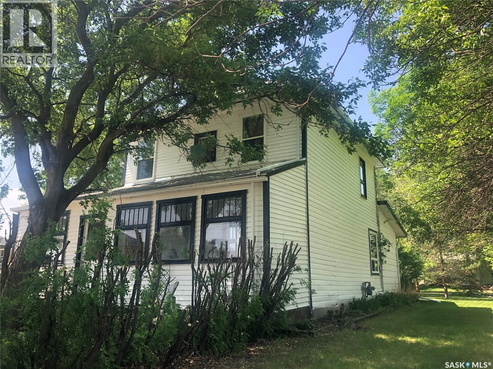 Property Photo: 319 Carlyle Street SK S0C 0G0